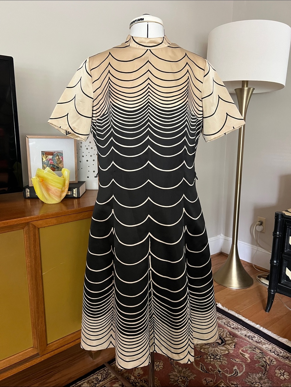 Vintage 60’s Ein Fink Modell Beige and Black Wave-Print Mini Dress